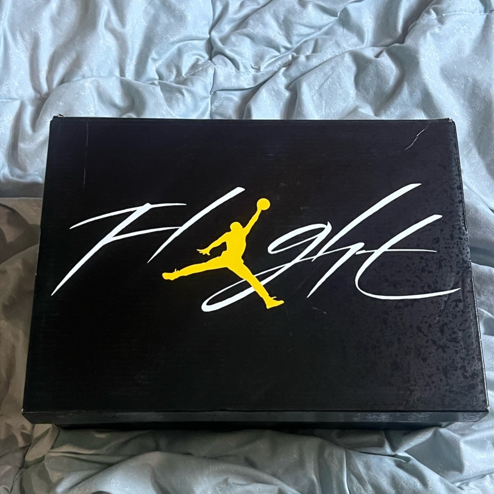 Jordan 4s yellow thunder